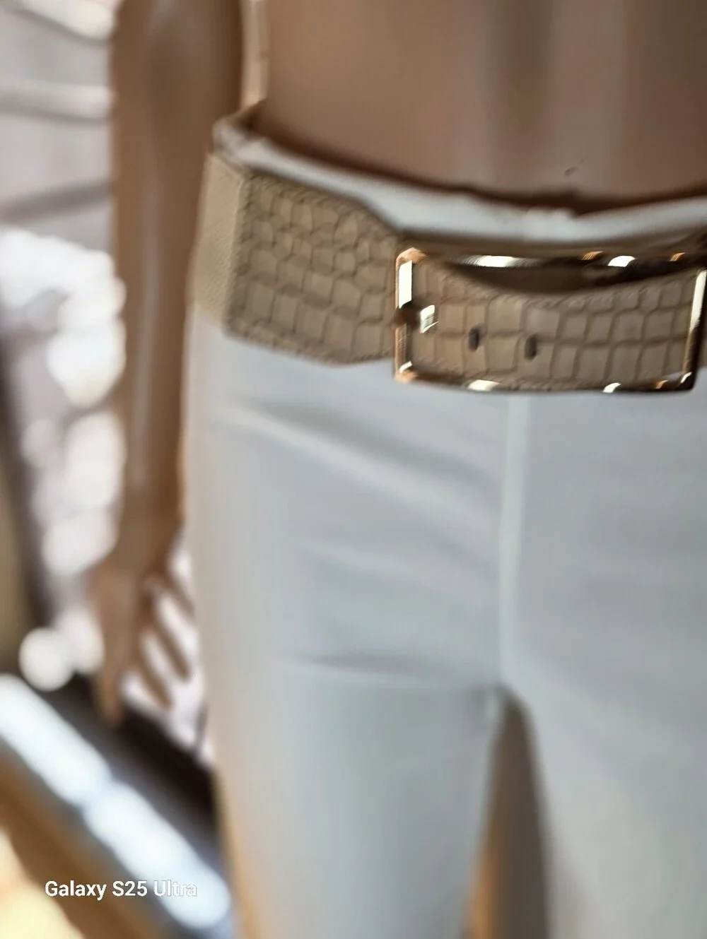 Vintage Wide Beige Croc-Embossed Elastic Cinch Belt - Gold Buckle